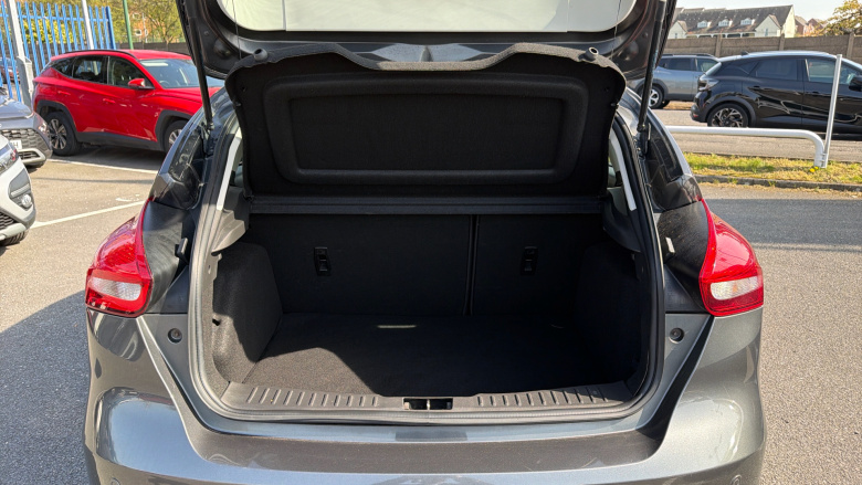 Ford Focus 1.0 EcoBoost 125 Titanium Navigation 5dr Petrol Hatchback